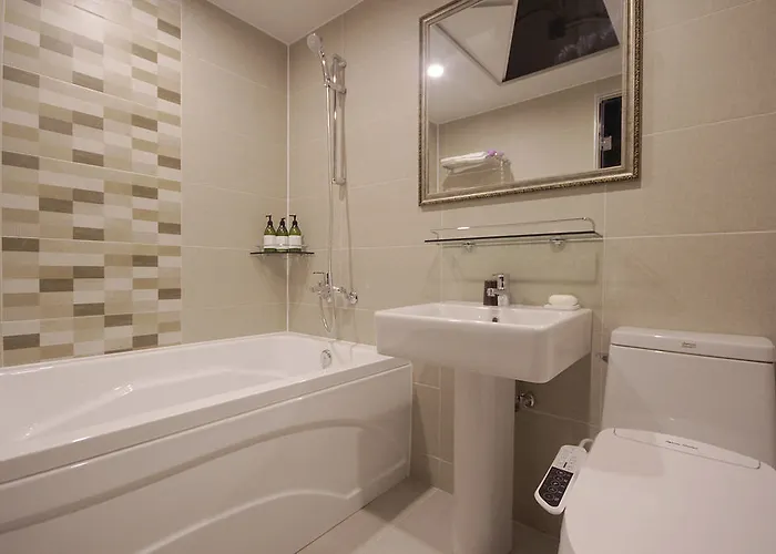 Hotel Platinum Nampo 2*